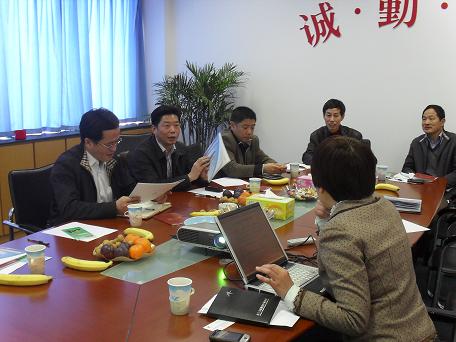 區(qū)政府農(nóng)業(yè)局考察亞克藥業(yè) 幫助解決企業(yè)實際問題